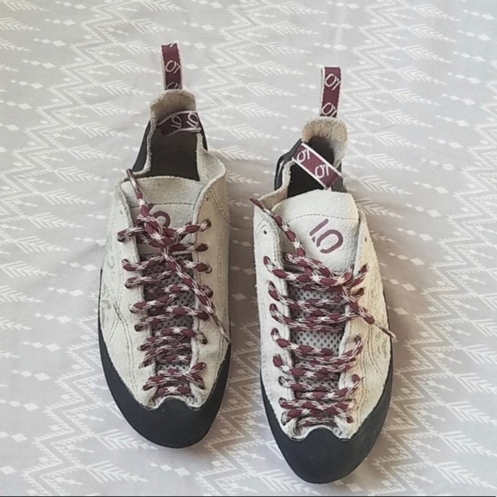 Rock climbing Stealth C4